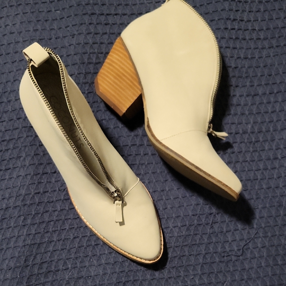 Coconuts by Matisse Cream Heeled Boots